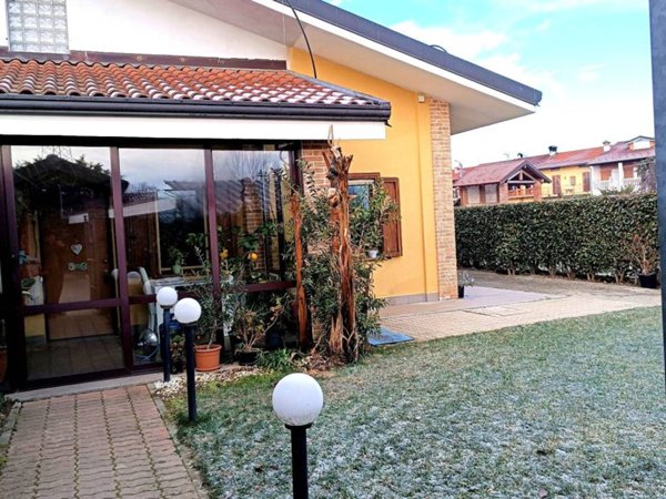 casa indipendente in vendita a Leinì in zona Tedeschi