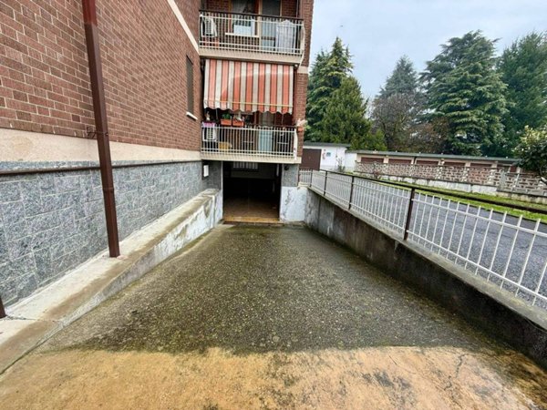 locale commerciale in vendita a Leinì