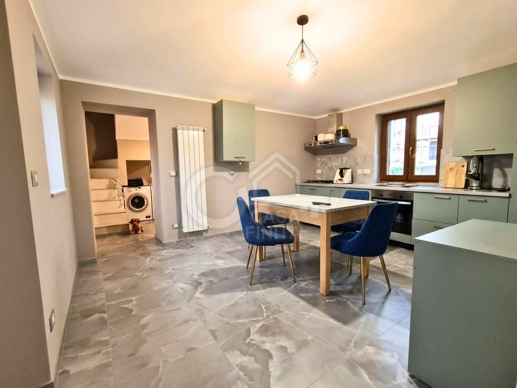 casa indipendente in vendita a Leinì in zona Fornacino