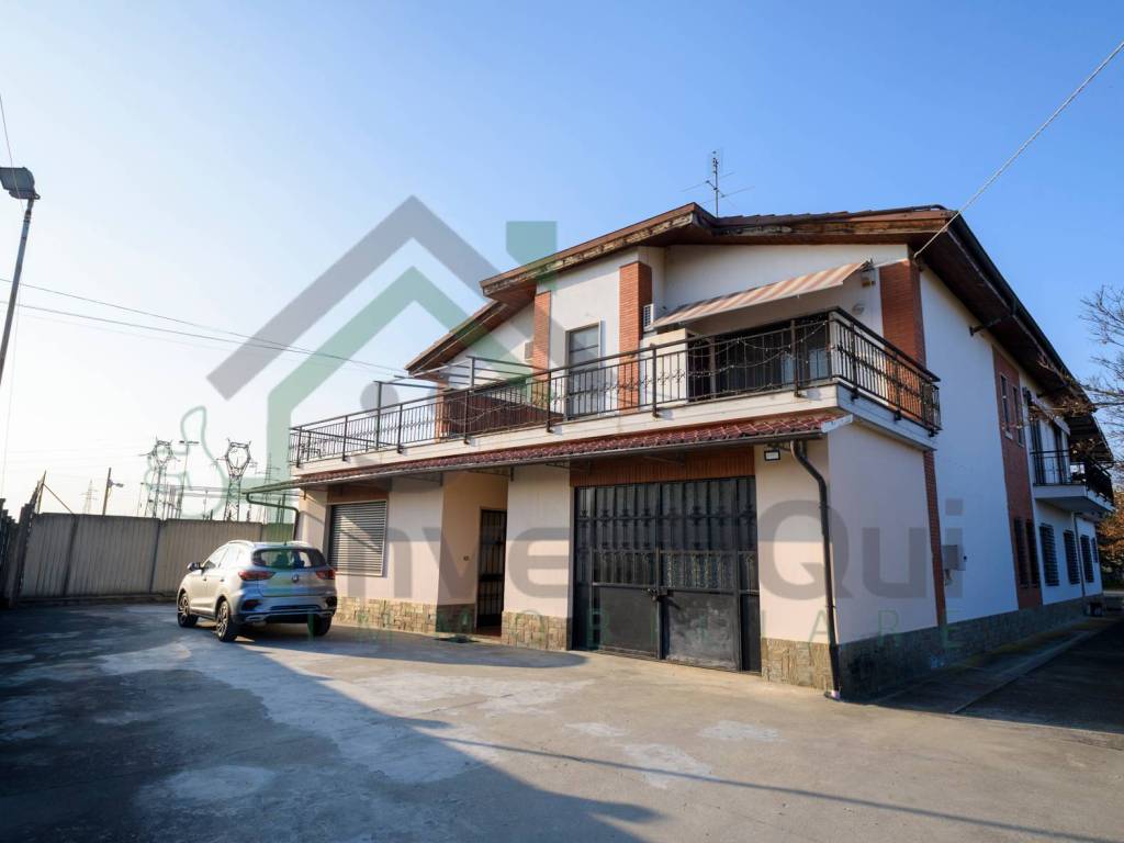casa indipendente in vendita a Leinì in zona Tedeschi