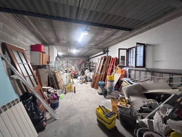 locale di sgombero in vendita a Leinì