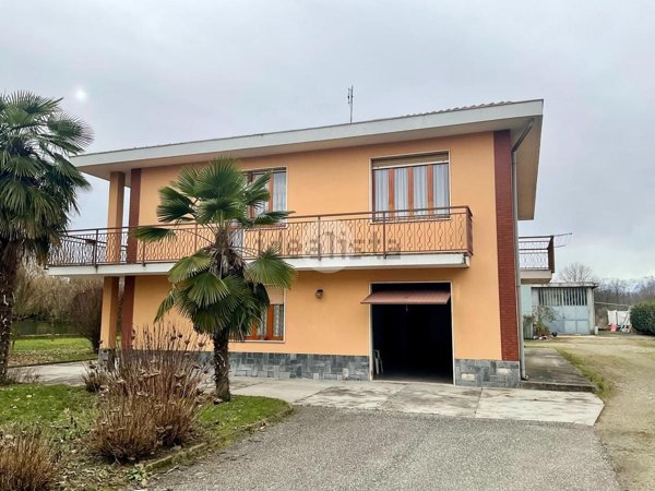 casa indipendente in vendita a Leinì