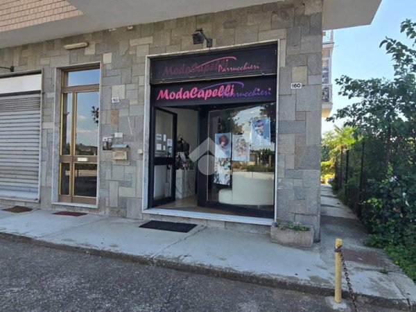 negozio in vendita a Leinì