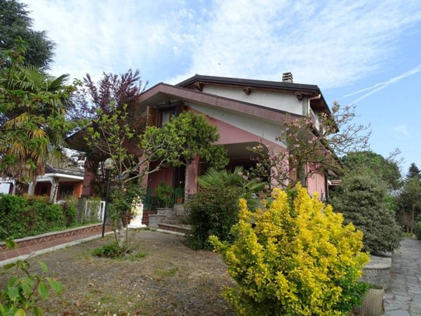 casa indipendente in vendita a Leinì