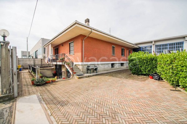 casa indipendente in vendita a Leinì
