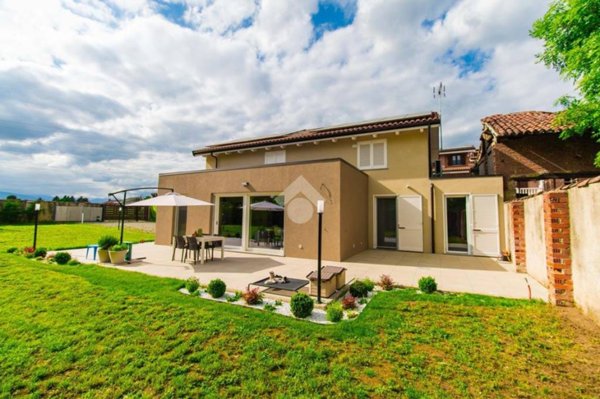casa indipendente in vendita a Leinì