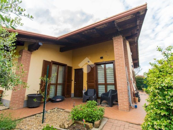 casa indipendente in vendita a Leinì in zona Tedeschi