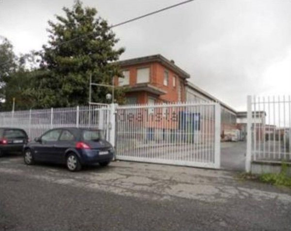 capannone in vendita a Leinì in zona Fornacino
