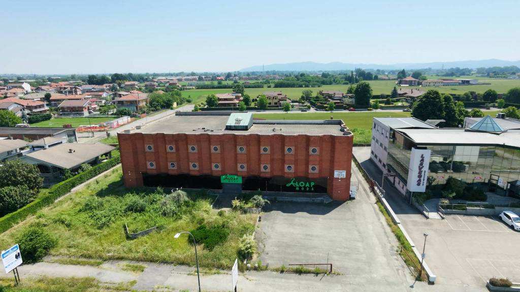 negozio in vendita a Leinì