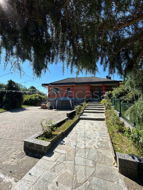 casa indipendente in vendita a Leinì in zona Tedeschi