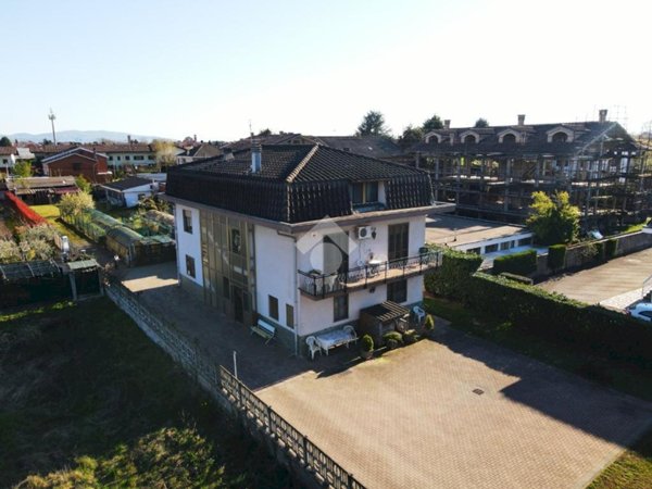 casa indipendente in vendita a Leinì in zona Tedeschi
