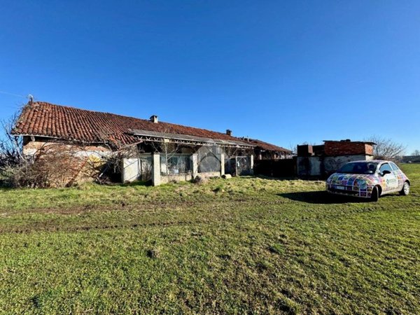 casale in vendita a Leinì in zona Tedeschi