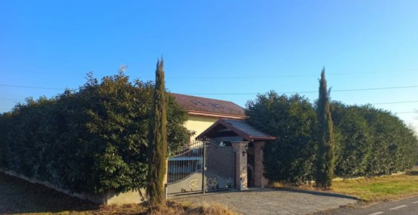 casa indipendente in vendita a Leinì in zona Tedeschi