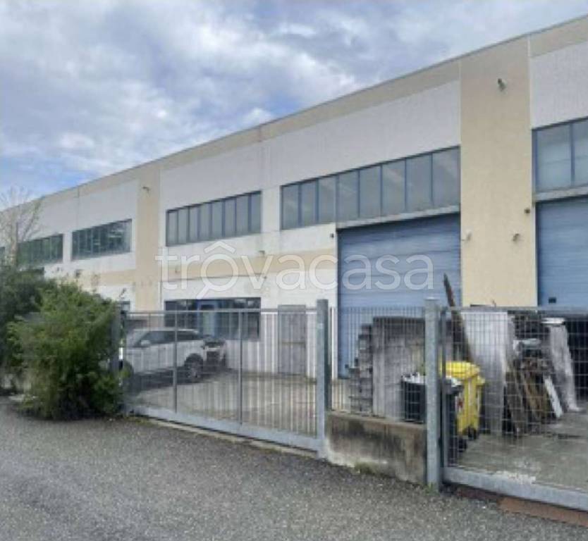 appartamento in vendita a Leinì in zona Fornacino