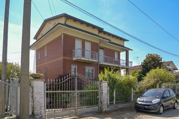 casa indipendente in vendita a Leinì