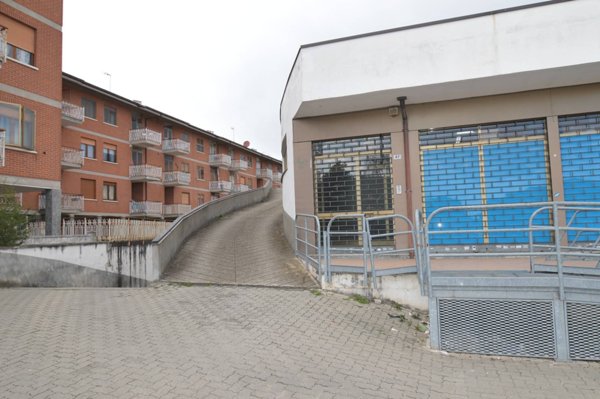 locale commerciale in vendita a Leinì
