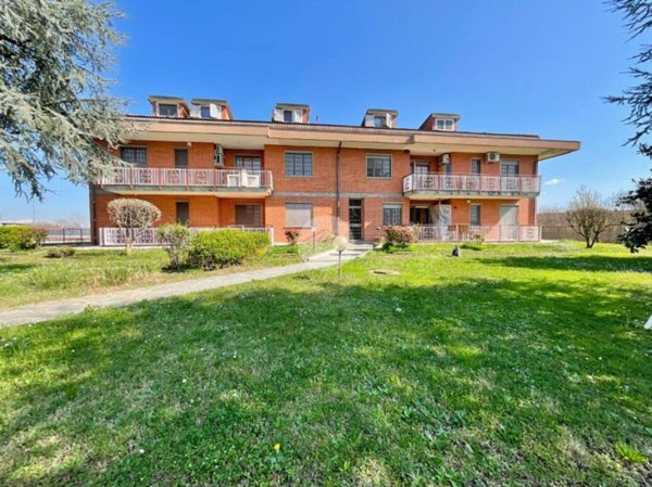 appartamento in vendita a Leinì in zona Fornacino