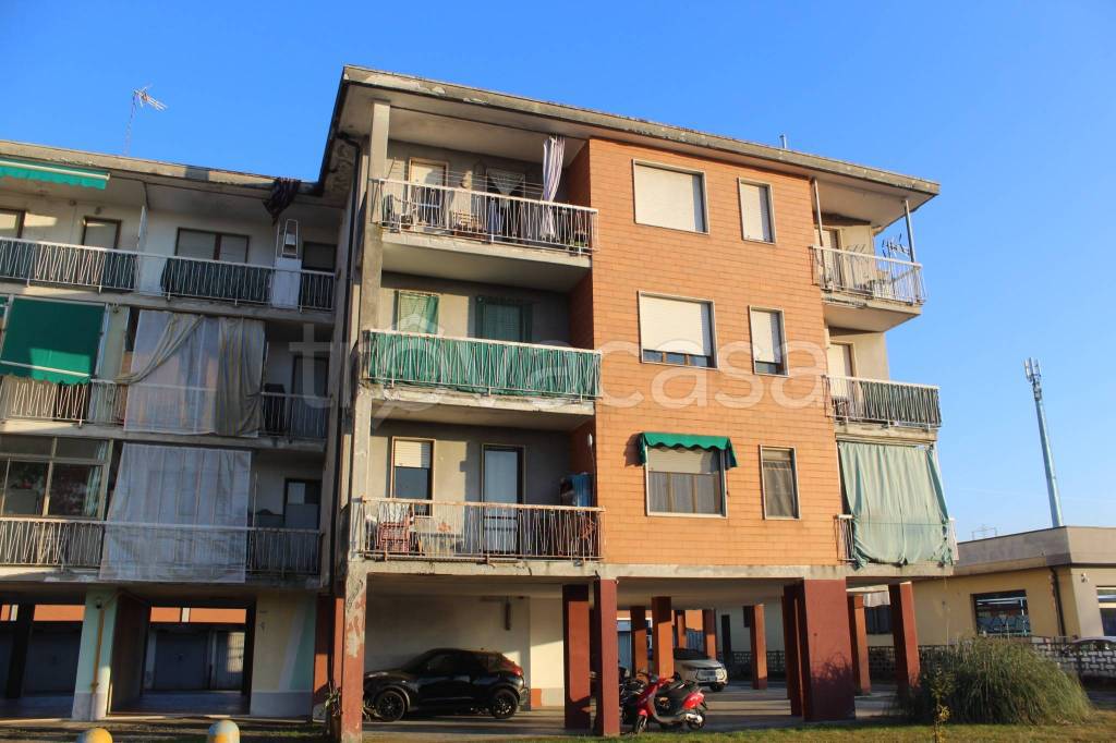 appartamento in vendita a Leinì in zona Tedeschi