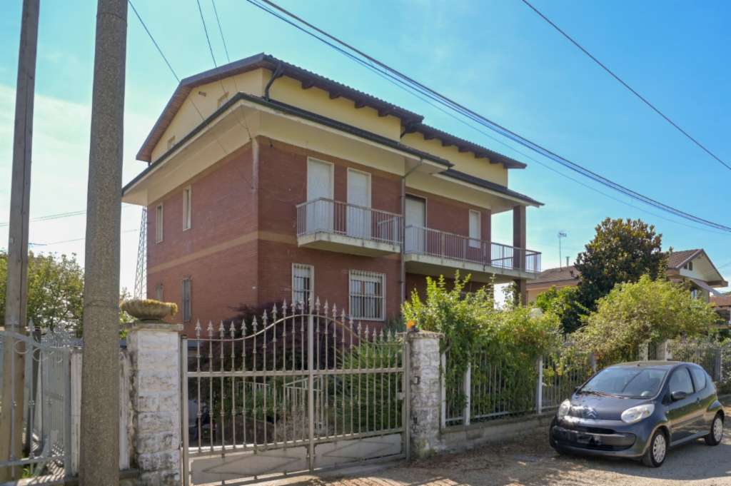 casa indipendente in vendita a Leinì