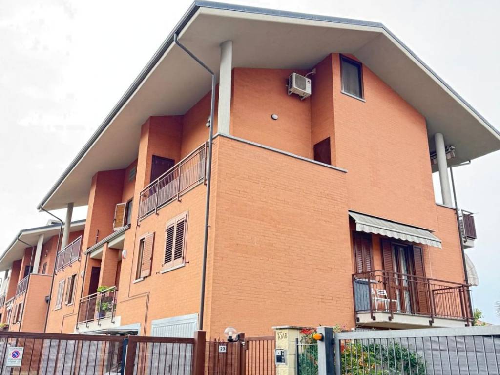 appartamento in vendita a Leinì in zona Mappano di Leinì