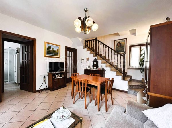 casa indipendente in vendita a Lardirago