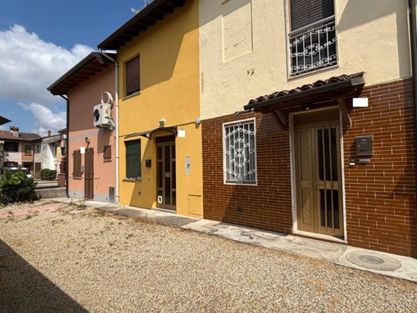 casa indipendente in vendita a Lardirago