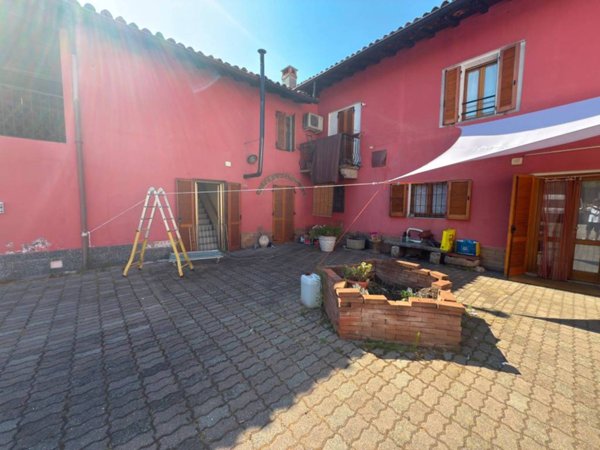 casa indipendente in vendita a Lardirago
