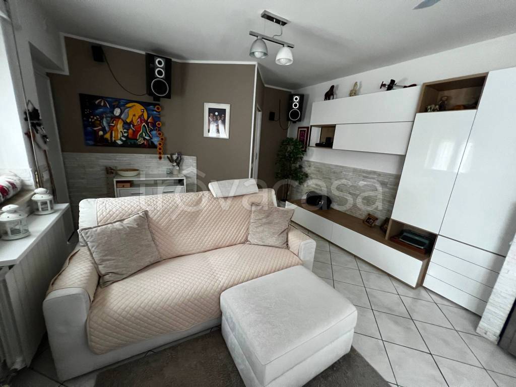 casa indipendente in vendita a Lardirago