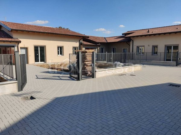 casa indipendente in vendita a Lardirago