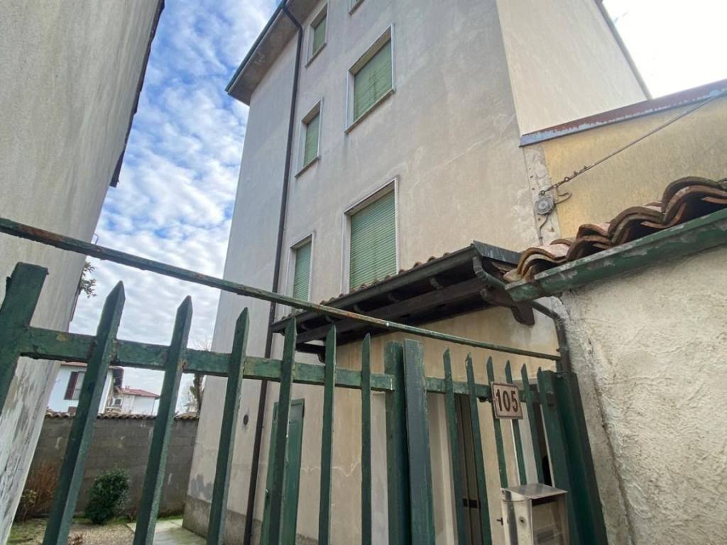 intera palazzina in vendita a Lardirago