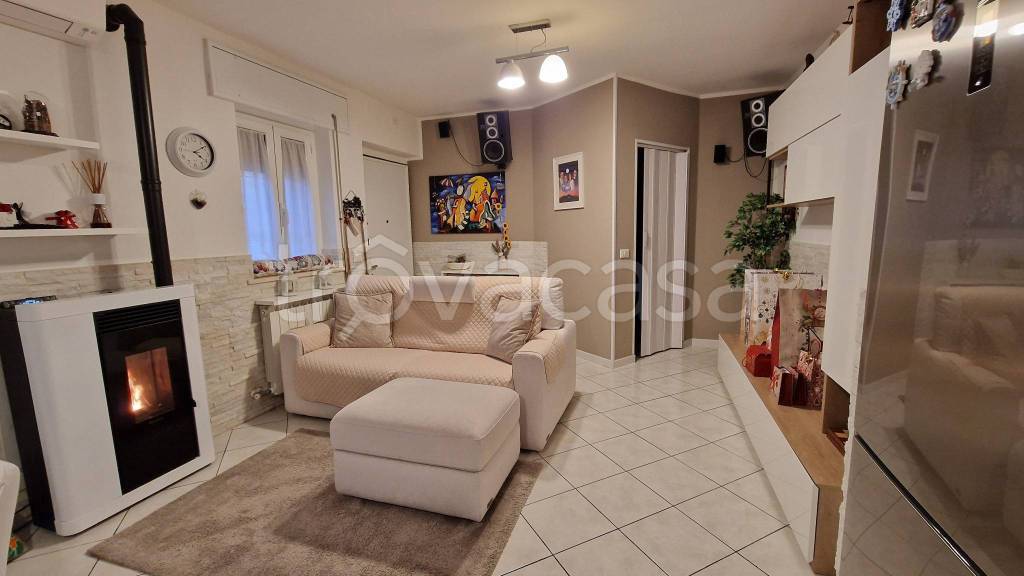 casa indipendente in vendita a Lardirago