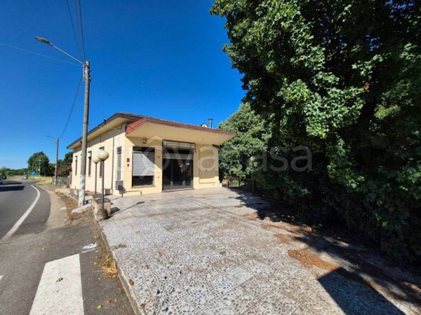 negozio in vendita a Lardirago