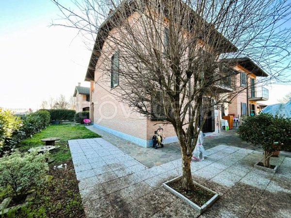 casa indipendente in vendita a Linarolo