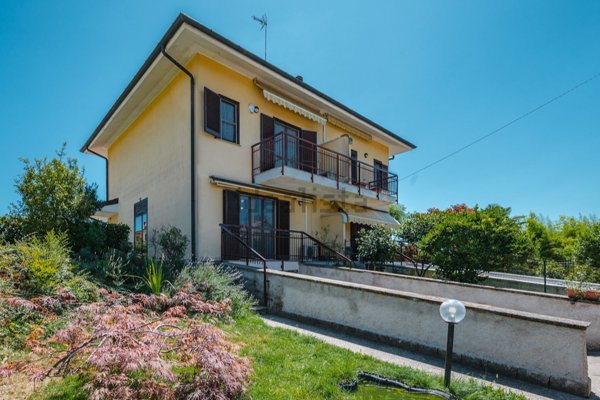 casa indipendente in vendita a Linarolo