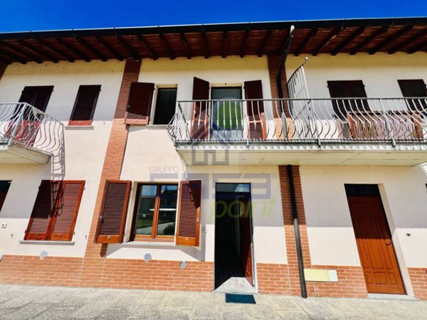 casa indipendente in vendita a Linarolo