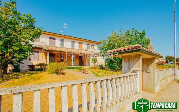 casa indipendente in vendita a Linarolo