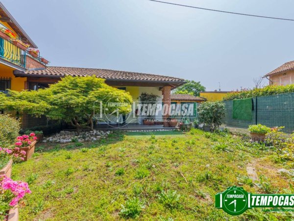 casa indipendente in vendita a Linarolo