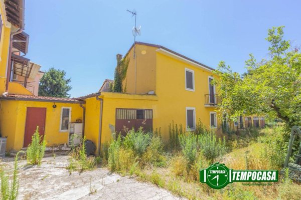 casa indipendente in vendita a Linarolo in zona San Leonardo