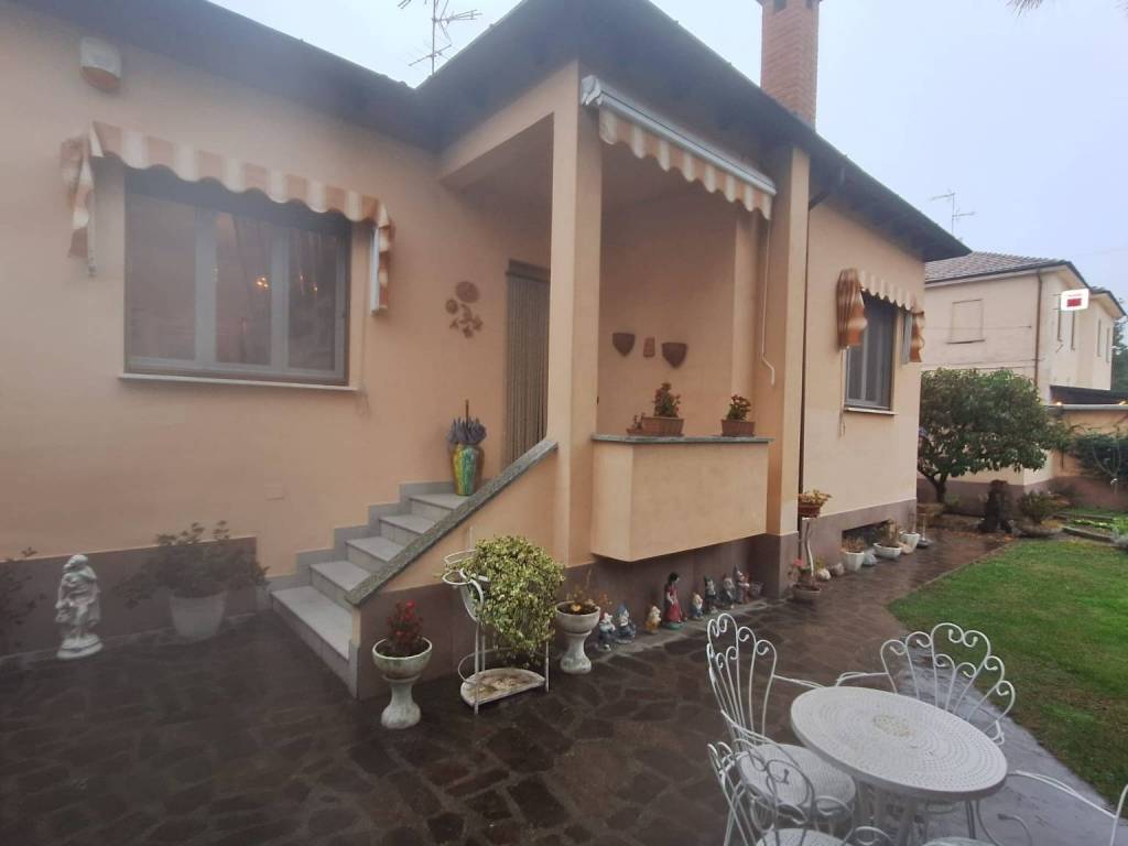 appartamento in vendita a Linarolo in zona San Leonardo