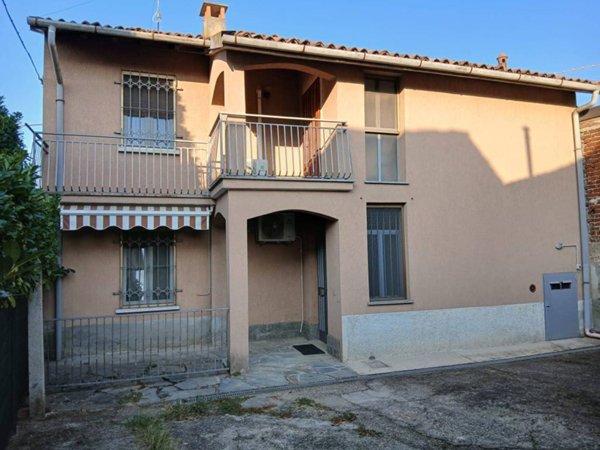 casa indipendente in vendita a Linarolo in zona San Leonardo