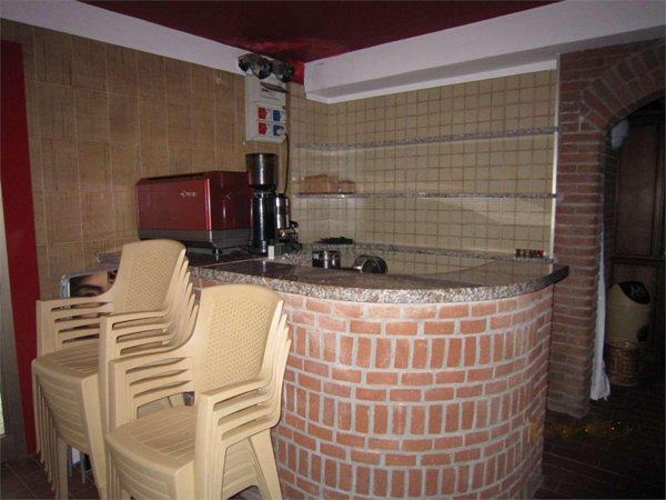 negozio in vendita a Linarolo