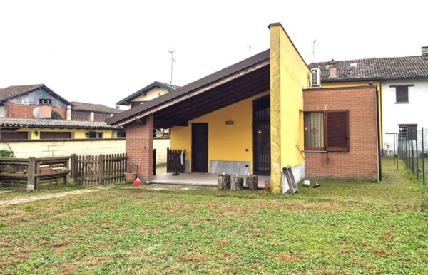 casa indipendente in vendita a Linarolo