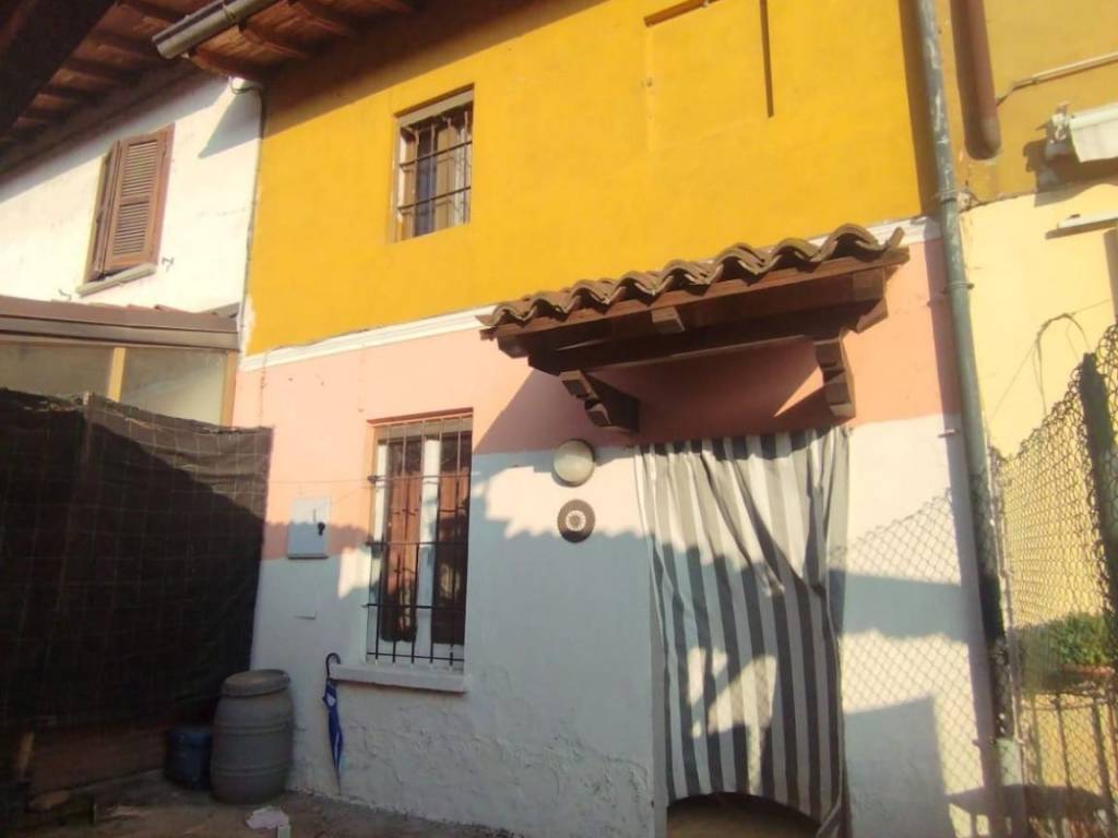 casa indipendente in vendita a Linarolo in zona Ospedaletto