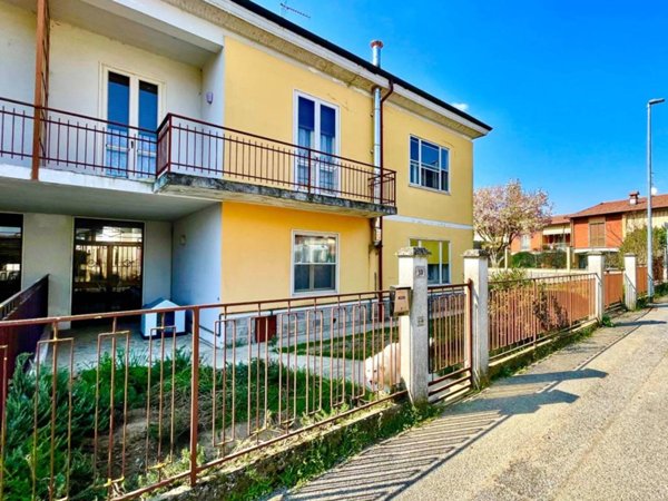 casa indipendente in vendita a Linarolo