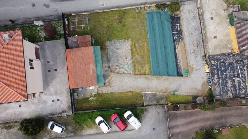 terreno edificabile in vendita a Linarolo