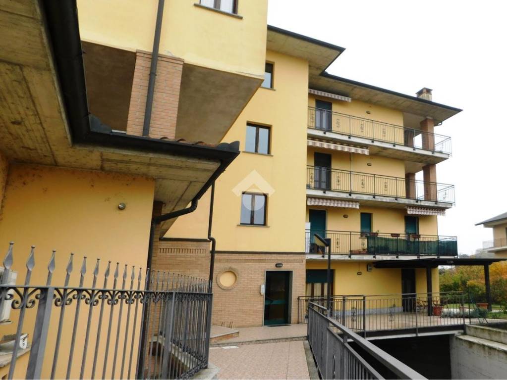 appartamento in vendita a Linarolo