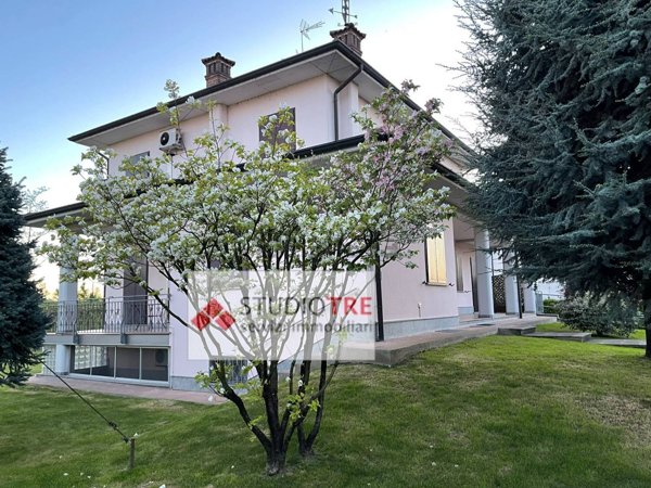 casa indipendente in vendita a Linarolo in zona San Leonardo