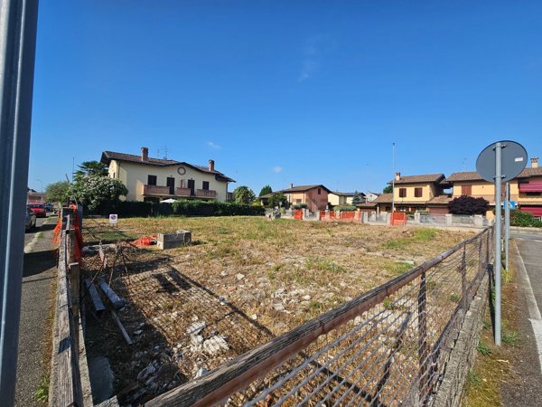 casa indipendente in vendita a Linarolo