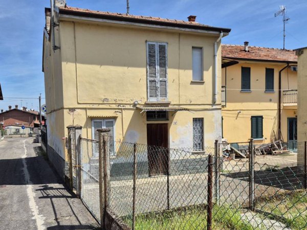 casa indipendente in vendita a Linarolo