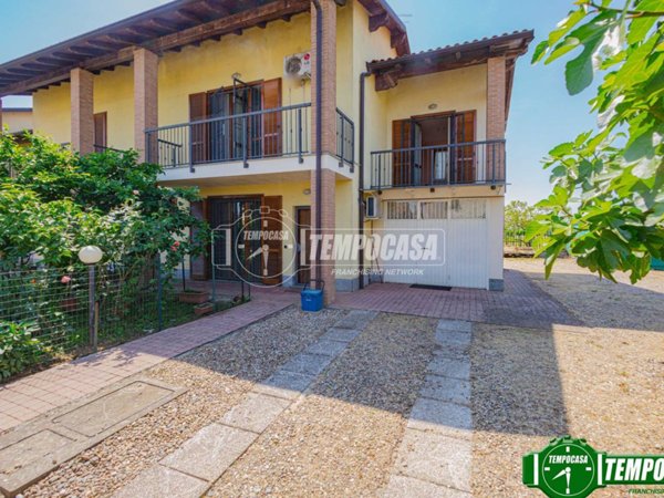 casa indipendente in vendita a Linarolo in zona San Leonardo